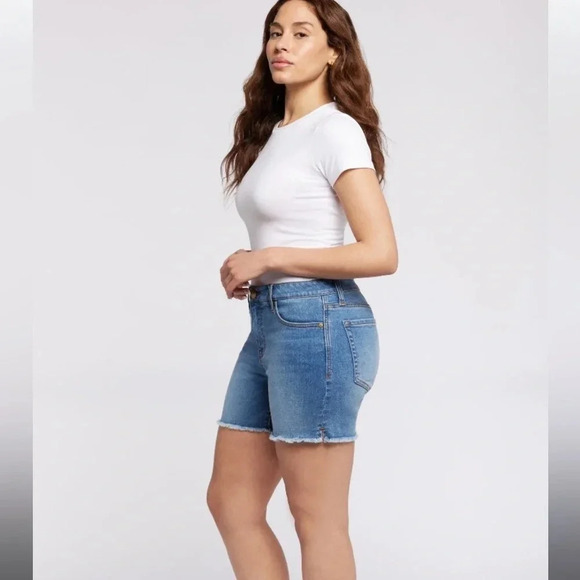 Seven7 Weekend Mid-Rise Frayed Hem Denim Shorts - Picture 5 of 7